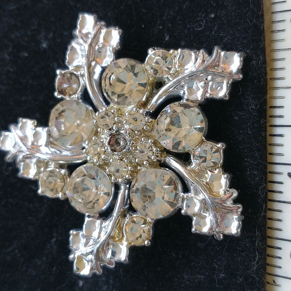 Brooch Rhinestone Vintage Brooch - Picture 2 of 7